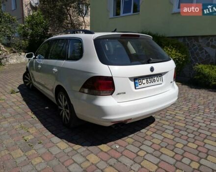 Белый Фольксваген Гольф, объемом двигателя 1.97 л и пробегом 241 тыс. км за 7600 $, фото 3 на Automoto.ua