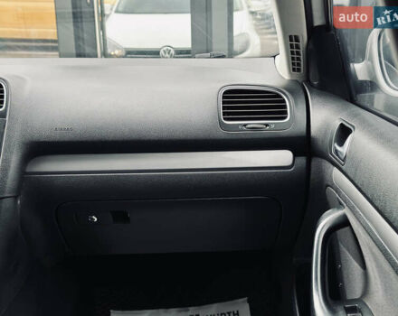 Белый Фольксваген Гольф, объемом двигателя 1.6 л и пробегом 263 тыс. км за 7999 $, фото 38 на Automoto.ua