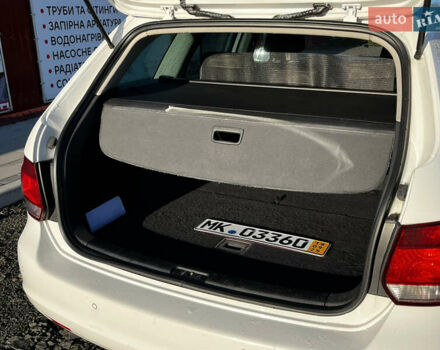 Белый Фольксваген Гольф, объемом двигателя 1.6 л и пробегом 327 тыс. км за 7800 $, фото 16 на Automoto.ua