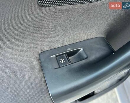 Белый Фольксваген Гольф, объемом двигателя 1.6 л и пробегом 289 тыс. км за 9590 $, фото 27 на Automoto.ua