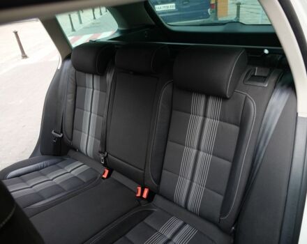 Білий Фольксваген Гольф, об'ємом двигуна 2 л та пробігом 253 тис. км за 9500 $, фото 5 на Automoto.ua