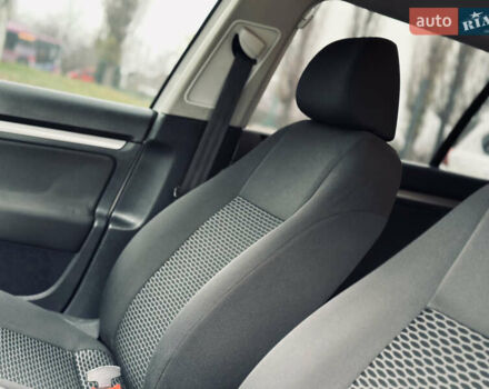 Белый Фольксваген Гольф, объемом двигателя 1.6 л и пробегом 263 тыс. км за 7999 $, фото 18 на Automoto.ua