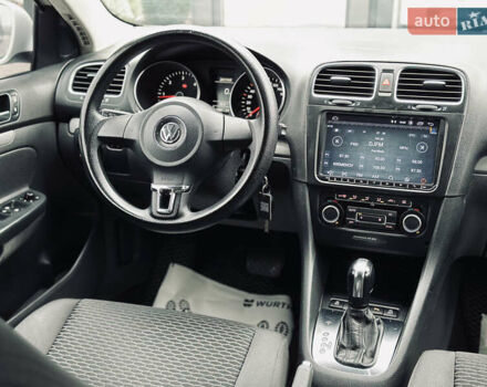 Белый Фольксваген Гольф, объемом двигателя 1.6 л и пробегом 263 тыс. км за 7999 $, фото 26 на Automoto.ua