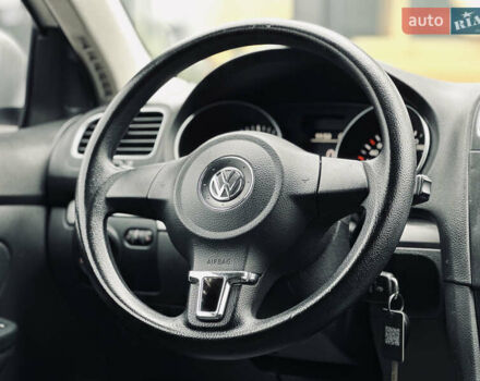 Белый Фольксваген Гольф, объемом двигателя 1.6 л и пробегом 263 тыс. км за 7999 $, фото 29 на Automoto.ua