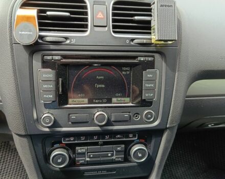 Білий Фольксваген Гольф, об'ємом двигуна 1.6 л та пробігом 227 тис. км за 7000 $, фото 5 на Automoto.ua