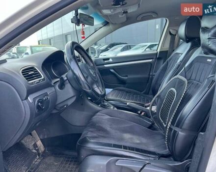 Белый Фольксваген Гольф, объемом двигателя 1.6 л и пробегом 289 тыс. км за 9590 $, фото 19 на Automoto.ua