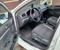 Белый Фольксваген Гольф, объемом двигателя 1.6 л и пробегом 240 тыс. км за 9000 $, фото 2 на Automoto.ua
