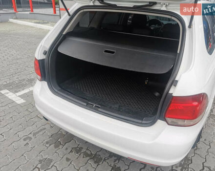 Белый Фольксваген Гольф, объемом двигателя 1.6 л и пробегом 285 тыс. км за 8100 $, фото 7 на Automoto.ua