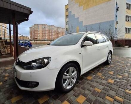 Белый Фольксваген Гольф, объемом двигателя 1.6 л и пробегом 240 тыс. км за 9000 $, фото 1 на Automoto.ua