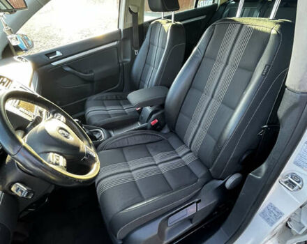 Белый Фольксваген Гольф, объемом двигателя 1.6 л и пробегом 327 тыс. км за 7800 $, фото 12 на Automoto.ua