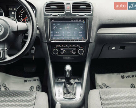 Белый Фольксваген Гольф, объемом двигателя 1.6 л и пробегом 263 тыс. км за 7999 $, фото 28 на Automoto.ua