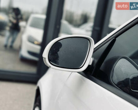 Белый Фольксваген Гольф, объемом двигателя 1.6 л и пробегом 263 тыс. км за 7999 $, фото 22 на Automoto.ua