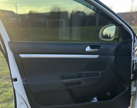 Белый Фольксваген Гольф, объемом двигателя 1.6 л и пробегом 206 тыс. км за 9999 $, фото 11 на Automoto.ua