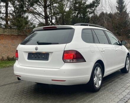 Белый Фольксваген Гольф, объемом двигателя 1.6 л и пробегом 177 тыс. км за 9900 $, фото 2 на Automoto.ua