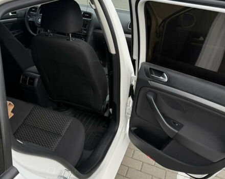 Белый Фольксваген Гольф, объемом двигателя 1.6 л и пробегом 228 тыс. км за 7900 $, фото 10 на Automoto.ua