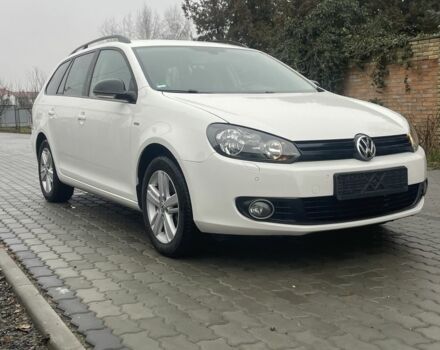 Белый Фольксваген Гольф, объемом двигателя 1.6 л и пробегом 177 тыс. км за 9900 $, фото 1 на Automoto.ua