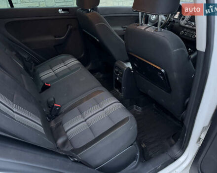 Білий Фольксваген Гольф, об'ємом двигуна 1.6 л та пробігом 267 тис. км за 8700 $, фото 8 на Automoto.ua