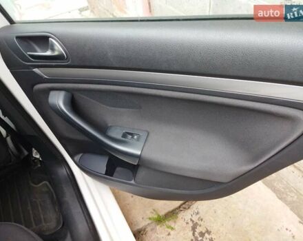 Білий Фольксваген Гольф, об'ємом двигуна 1.6 л та пробігом 202 тис. км за 7900 $, фото 14 на Automoto.ua