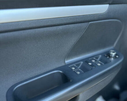 Белый Фольксваген Гольф, объемом двигателя 1.6 л и пробегом 206 тыс. км за 9999 $, фото 12 на Automoto.ua