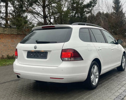 Белый Фольксваген Гольф, объемом двигателя 1.6 л и пробегом 177 тыс. км за 9900 $, фото 4 на Automoto.ua