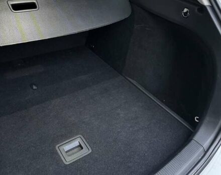 Белый Фольксваген Гольф, объемом двигателя 1.6 л и пробегом 235 тыс. км за 7200 $, фото 13 на Automoto.ua