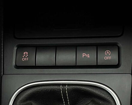 Белый Фольксваген Гольф, объемом двигателя 1.6 л и пробегом 177 тыс. км за 9900 $, фото 28 на Automoto.ua