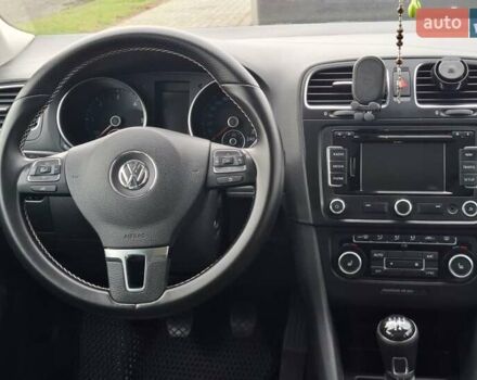 Белый Фольксваген Гольф, объемом двигателя 1.6 л и пробегом 293 тыс. км за 9300 $, фото 12 на Automoto.ua