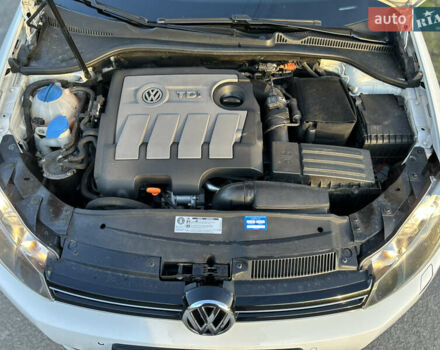 Белый Фольксваген Гольф, объемом двигателя 1.6 л и пробегом 206 тыс. км за 9999 $, фото 8 на Automoto.ua