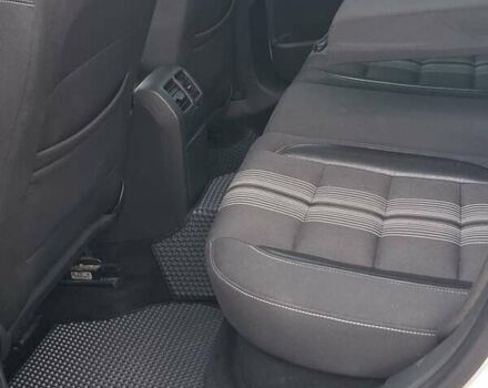 Белый Фольксваген Гольф, объемом двигателя 1.6 л и пробегом 293 тыс. км за 9300 $, фото 16 на Automoto.ua