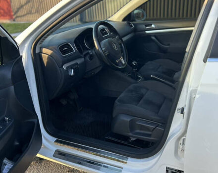 Белый Фольксваген Гольф, объемом двигателя 1.6 л и пробегом 206 тыс. км за 9999 $, фото 10 на Automoto.ua