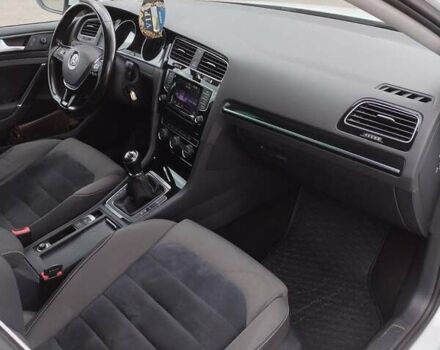 Белый Фольксваген Гольф, объемом двигателя 1.97 л и пробегом 236 тыс. км за 13800 $, фото 13 на Automoto.ua