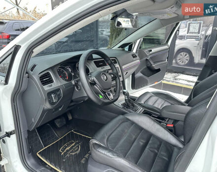 Белый Фольксваген Гольф, объемом двигателя 1.4 л и пробегом 284 тыс. км за 8500 $, фото 12 на Automoto.ua