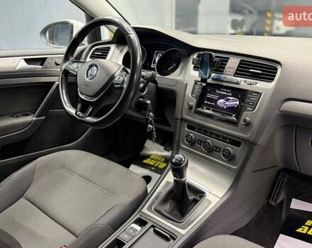 Фольксваген Гольф 2014 в Черновцах на Automoto.ua Белый Фольксваген Гольф, объемом двигателя 1.6 л и пробегом 231 тыс. км за 11400 $, фото 16 на Automoto.ua
