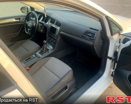 Белый Фольксваген Гольф, объемом двигателя 1.6 л и пробегом 258 тыс. км за 10700 $, фото 6 на Automoto.ua