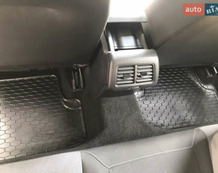 Белый Фольксваген Гольф, объемом двигателя 1.6 л и пробегом 210 тыс. км за 10000 $, фото 17 на Automoto.ua