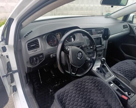 Білий Фольксваген Гольф, об'ємом двигуна 1.6 л та пробігом 318 тис. км за 9300 $, фото 4 на Automoto.ua