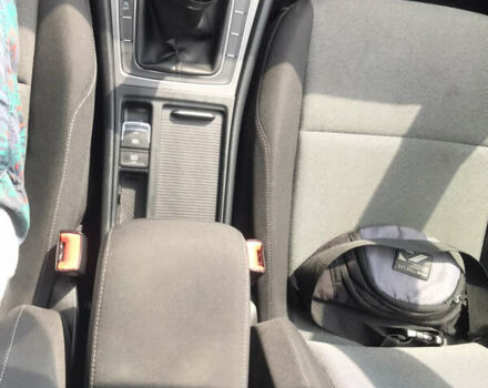 Белый Фольксваген Гольф, объемом двигателя 1.6 л и пробегом 210 тыс. км за 10000 $, фото 23 на Automoto.ua