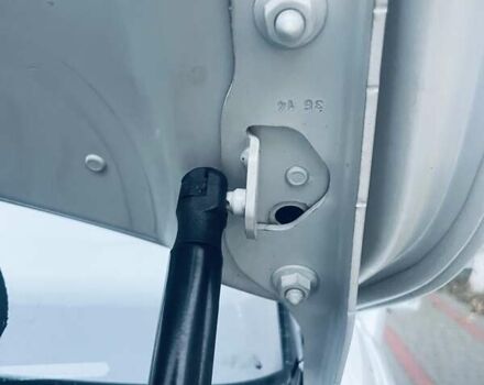 Белый Фольксваген Гольф, объемом двигателя 1.6 л и пробегом 216 тыс. км за 10900 $, фото 97 на Automoto.ua