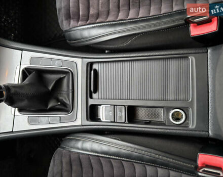 Белый Фольксваген Гольф, объемом двигателя 1.6 л и пробегом 246 тыс. км за 9350 $, фото 30 на Automoto.ua