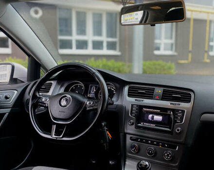 Белый Фольксваген Гольф, объемом двигателя 1.6 л и пробегом 275 тыс. км за 8700 $, фото 14 на Automoto.ua