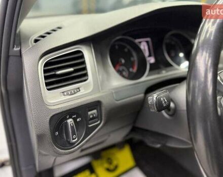 Фольксваген Гольф 2014 в Черновцах на Automoto.ua Белый Фольксваген Гольф, объемом двигателя 1.6 л и пробегом 231 тыс. км за 11400 $, фото 11 на Automoto.ua