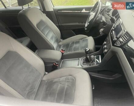 Белый Фольксваген Гольф, объемом двигателя 1.6 л и пробегом 216 тыс. км за 10900 $, фото 24 на Automoto.ua