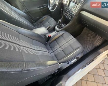 Белый Фольксваген Гольф, объемом двигателя 1.6 л и пробегом 238 тыс. км за 8450 $, фото 48 на Automoto.ua