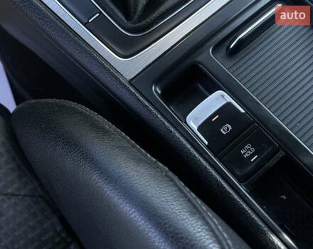 Белый Фольксваген Гольф, объемом двигателя 1.6 л и пробегом 268 тыс. км за 11000 $, фото 21 на Automoto.ua