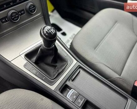 Фольксваген Гольф 2014 в Черновцах на Automoto.ua Белый Фольксваген Гольф, объемом двигателя 1.6 л и пробегом 231 тыс. км за 11400 $, фото 14 на Automoto.ua