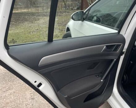 Белый Фольксваген Гольф, объемом двигателя 1.6 л и пробегом 233 тыс. км за 9000 $, фото 8 на Automoto.ua