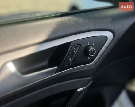 Белый Фольксваген Гольф, объемом двигателя 1.6 л и пробегом 268 тыс. км за 11000 $, фото 15 на Automoto.ua