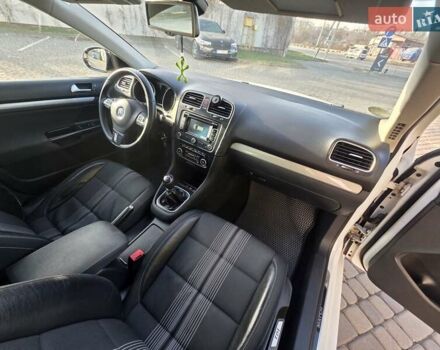 Белый Фольксваген Гольф, объемом двигателя 1.6 л и пробегом 238 тыс. км за 8450 $, фото 49 на Automoto.ua