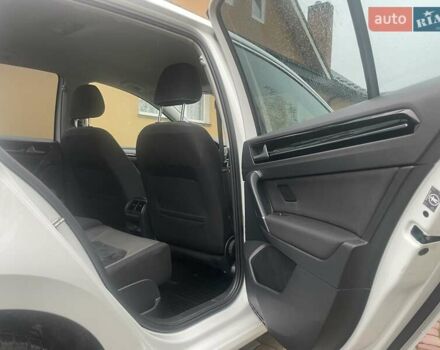 Белый Фольксваген Гольф, объемом двигателя 1.6 л и пробегом 216 тыс. км за 10900 $, фото 26 на Automoto.ua