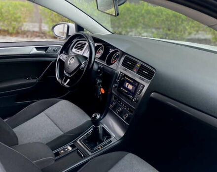 Белый Фольксваген Гольф, объемом двигателя 1.6 л и пробегом 275 тыс. км за 8700 $, фото 17 на Automoto.ua